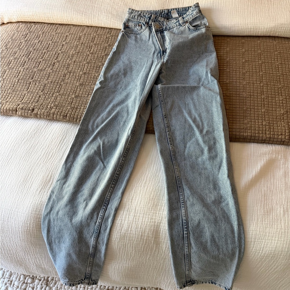 H&M blue straight leg jeans